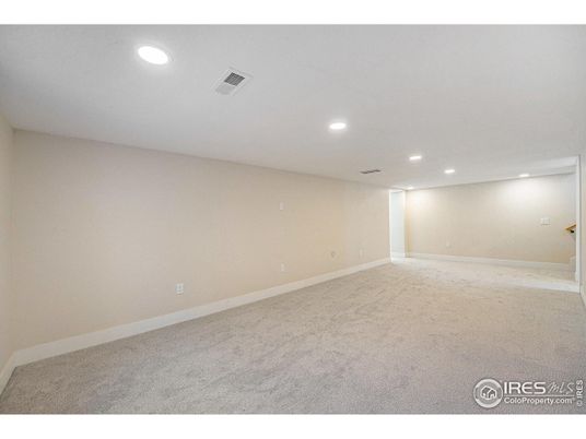 Empty room, Interior, Recessed Lighting