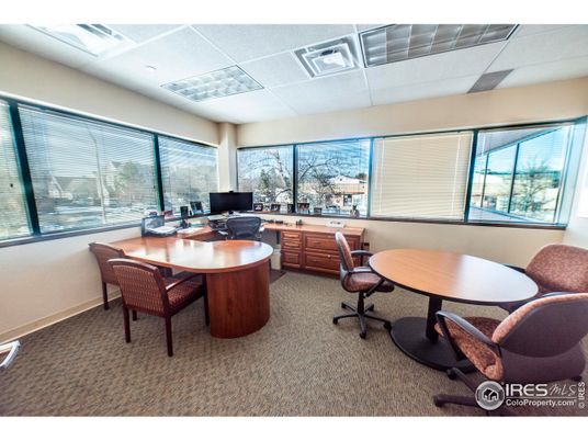 Home Office, Interior