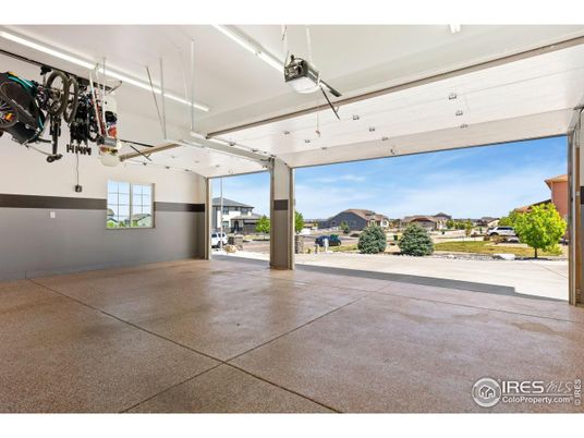 Garage, Interior