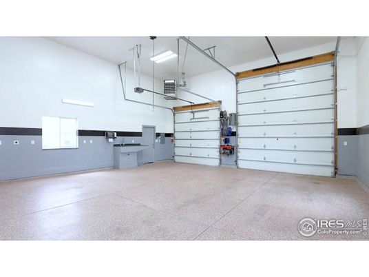 Garage, Interior