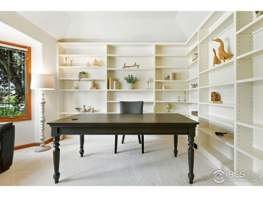 Home Office, Interior