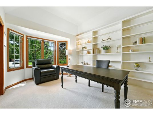 Home Office, Interior