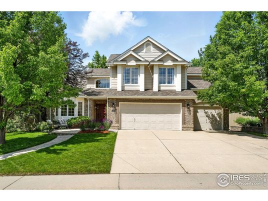 Attached, Exterior, Facade, American Craftsman