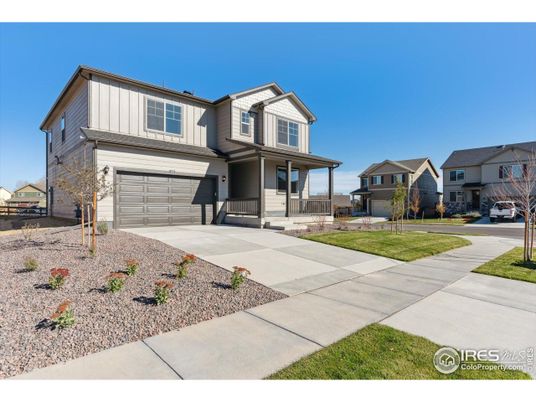 Attached, Exterior, Facade, American Craftsman