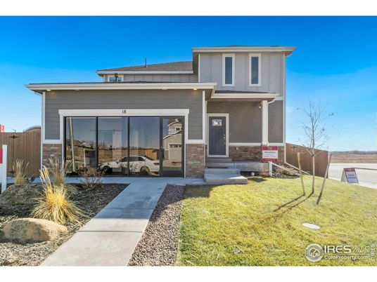 Backyard, Exterior, Facade, Modern