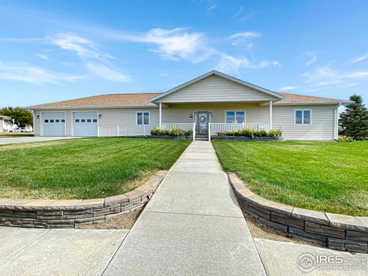 Attached, Exterior, Facade, Ranch