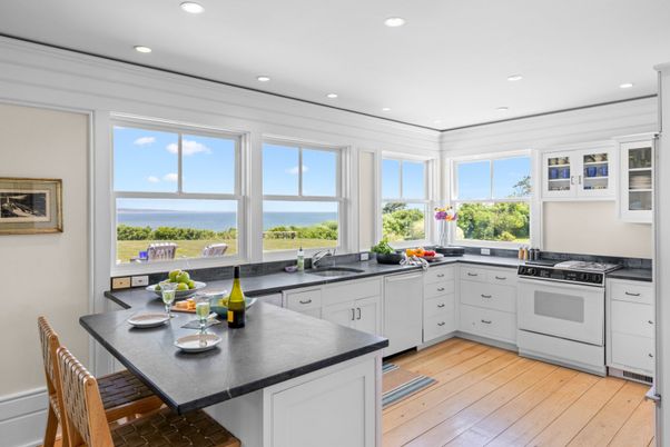 Interior, Kitchen, Recessed Lighting, Water, Wood Texture Flooring