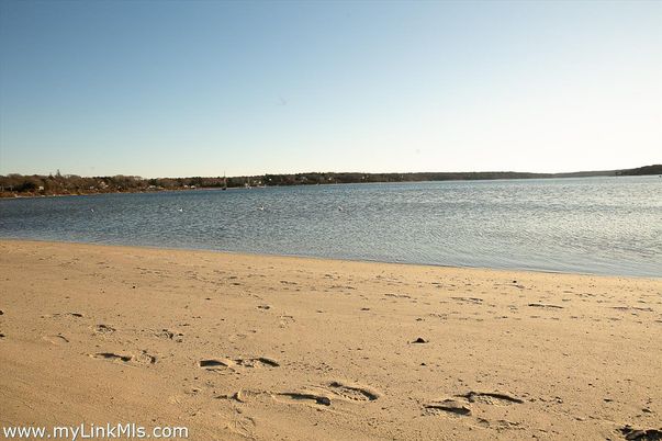 Exterior, Lake