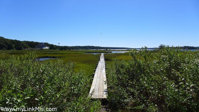 Exterior, Lake