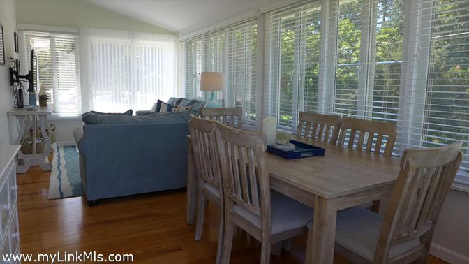 Dining room, Interior, Living room, Wood Texture Flooring