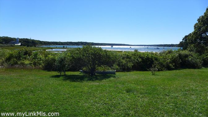 Exterior, Lake
