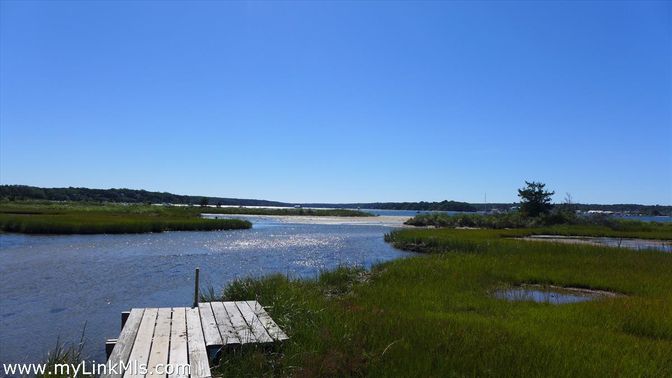 Exterior, Lake