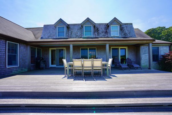 Exterior, Facade, Ranch