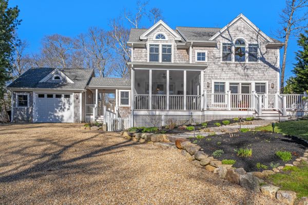 Attached, Exterior, Facade, Cape Cod