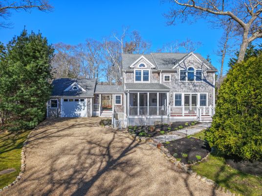 Attached, Exterior, Facade, Cape Cod