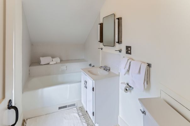 Bathroom, Dual Sink Vanities, Interior
