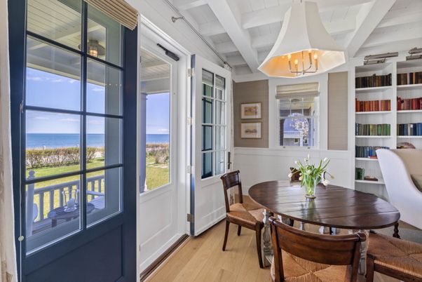 Chandelier, Dining room, Interior, Pendant Lights, Water, Wood Texture Flooring