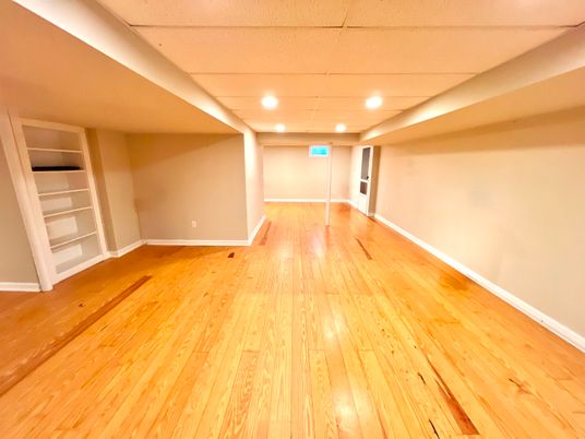 Empty room, Interior, Recessed Lighting, Wood Texture Flooring