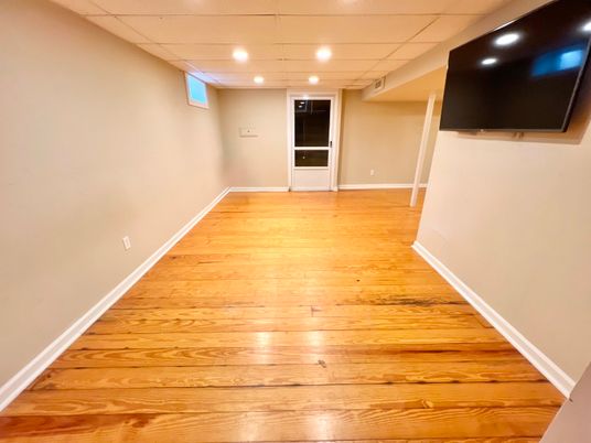 Empty room, Interior, Recessed Lighting, Wood Texture Flooring
