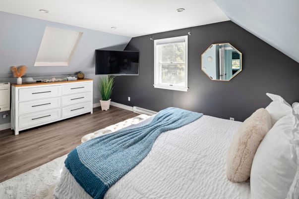 Bedroom, Interior, Recessed Lighting, Wood Texture Flooring