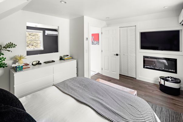 Bedroom, Fireplace, Interior, Recessed Lighting, Wood Texture Flooring