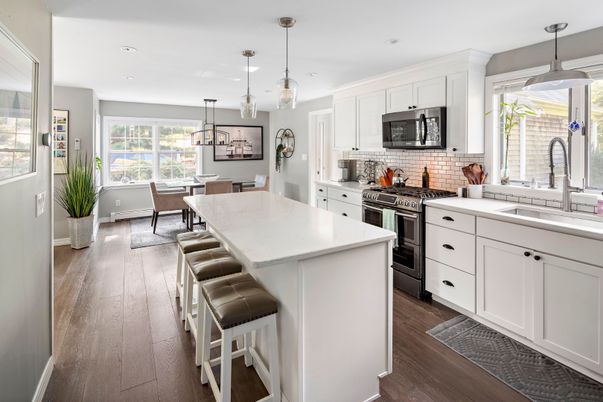 Dining room, Interior, Kitchen, Pendant Lights, Recessed Lighting, Stainless Steel Appliances, Wood Texture Flooring