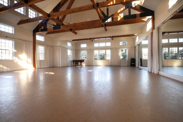 Empty room, Interior, Wooden Beams