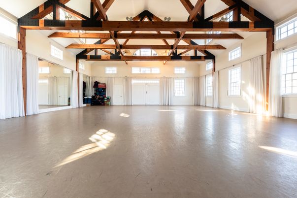 Garage, Interior, Wooden Beams
