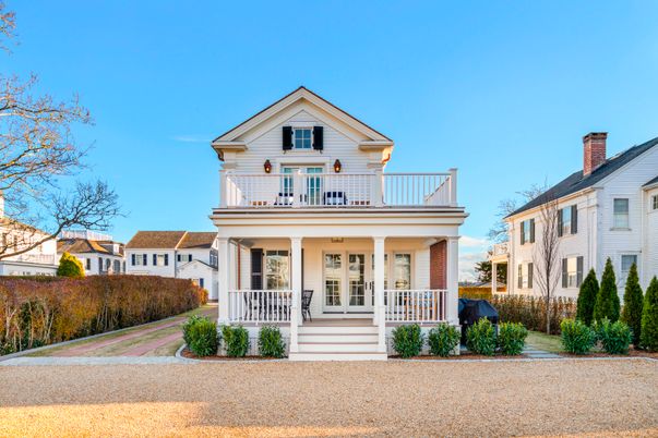 Exterior, Facade, Queen Anne Victorian