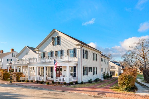 Exterior, Facade, Farmhouse