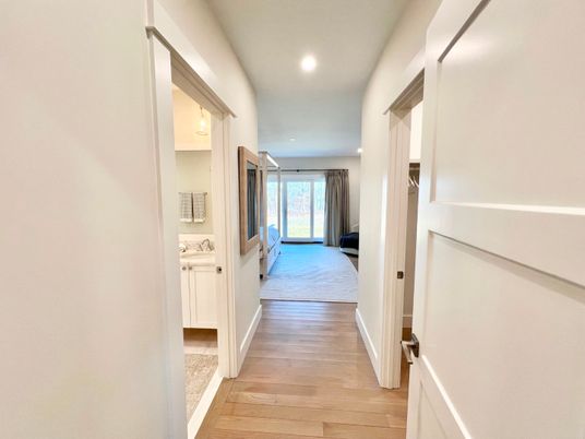 Interior, Recessed Lighting, Wood Texture Flooring
