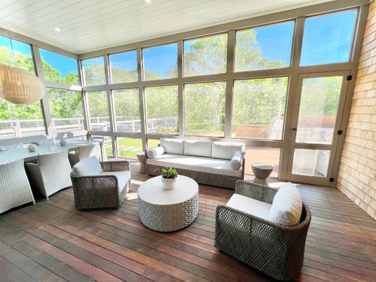 Interior, Living room, Recessed Lighting, Sun Room, Wood Texture Flooring