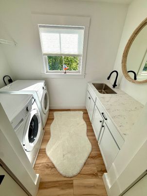 Interior, Washer, Wood Texture Flooring
