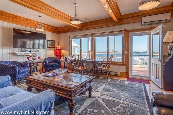 Dining room, Interior, Living room, Water