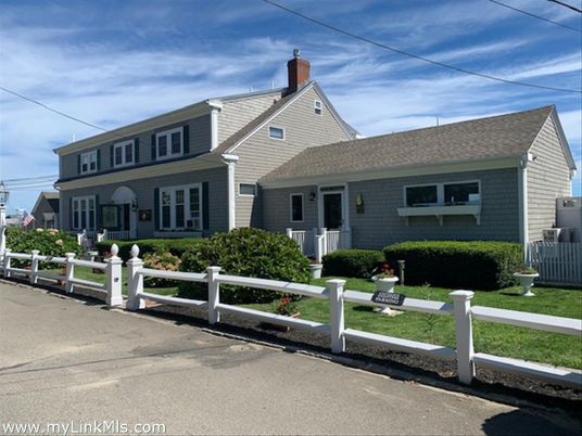 Exterior, Facade, Cape Cod