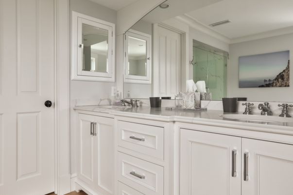 Bathroom, Dual Sink Vanities, Interior, Recessed Lighting