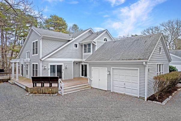 Attached, Exterior, Facade, Cape Cod
