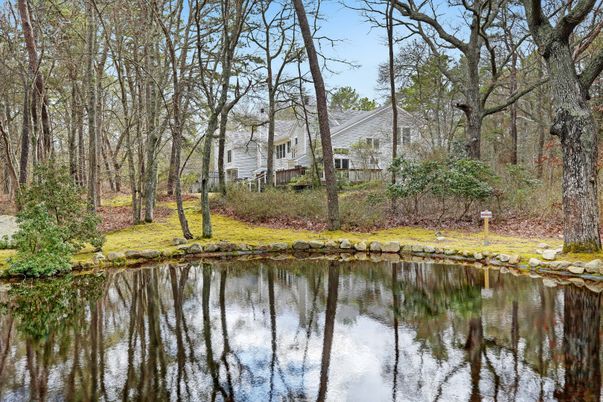 Exterior, Lake