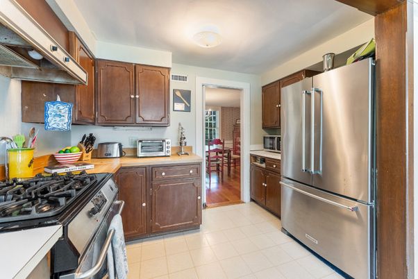 Dining room, Interior, Kitchen, Stainless Steel Appliances, Wood Texture Flooring