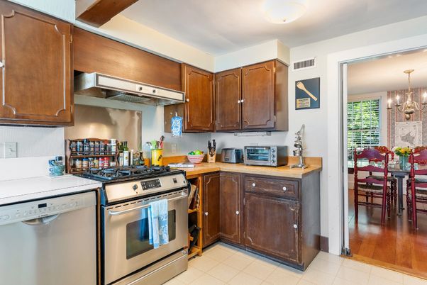 Chandelier, Dining room, Interior, Kitchen, Stainless Steel Appliances, Wood Texture Flooring