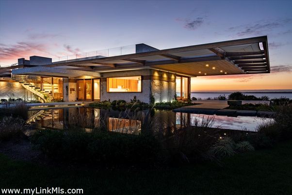 Backyard, Exterior, Facade, Modern
