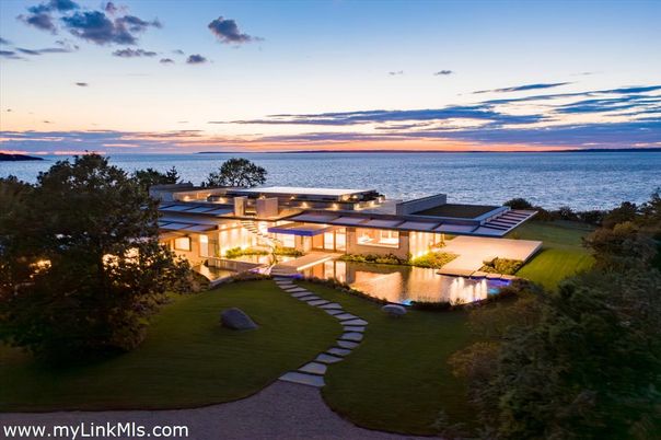 Exterior, Lake
