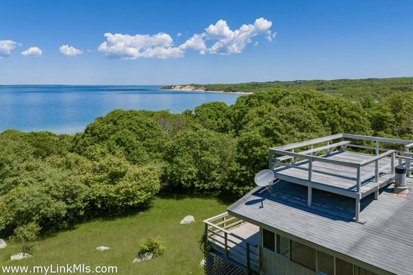 Exterior, Lake