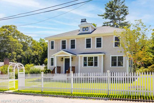 Backyard, Exterior, Facade, Georgian