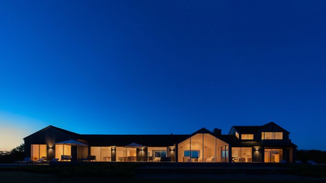 Backyard, Exterior, Facade, Modern