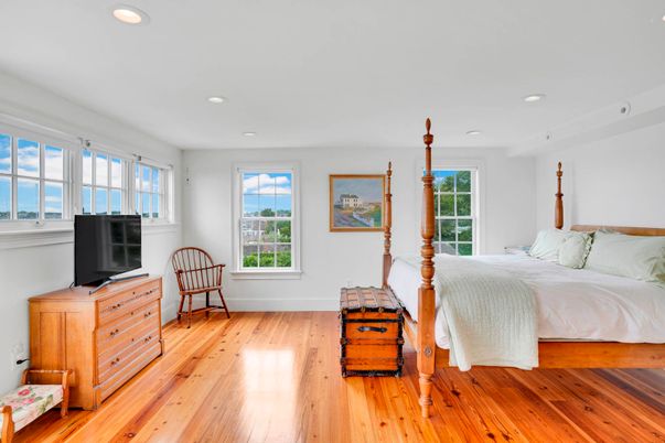 Bedroom, Interior, Recessed Lighting, Water, Wood Texture Flooring