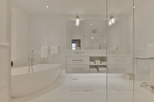 Bathroom, Free Standing Baths, Glass Shower, Interior, Pendant Lights, Recessed Lighting