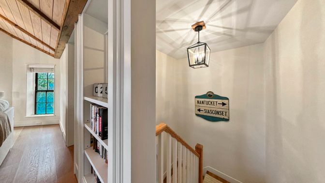 Interior, Pendant Lights, Wood Texture Flooring