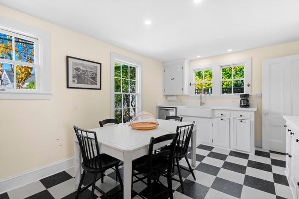 Dining room, Interior, Kitchen, Recessed Lighting