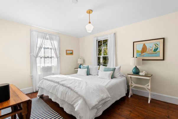 Bedroom, Interior, Pendant Lights, Wood Texture Flooring